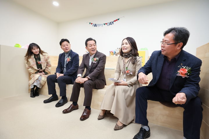 [수원=뉴시스] 청개구리 연못 개관. (사진=수원시 제공) 2025.01.14. photo@newsis.com *재판매 및 DB 금지