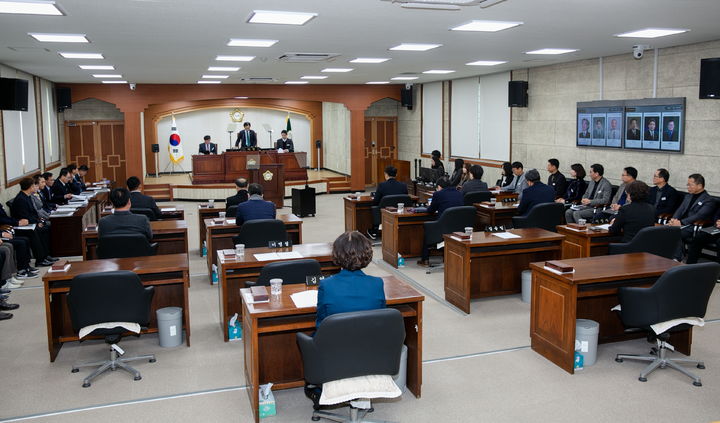 김제시의회 임시회 개회, 재난기본소득 개정 조례 의결