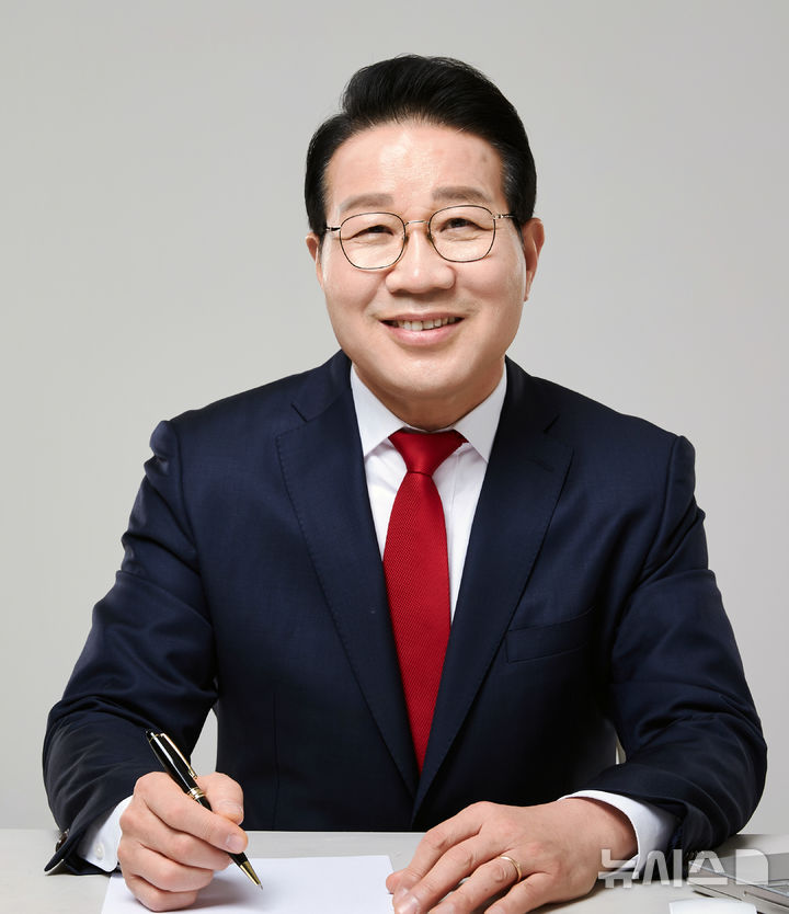 [부산=뉴시스] 김진홍 부산 동구청장. (사진=부산 동구청 제공)