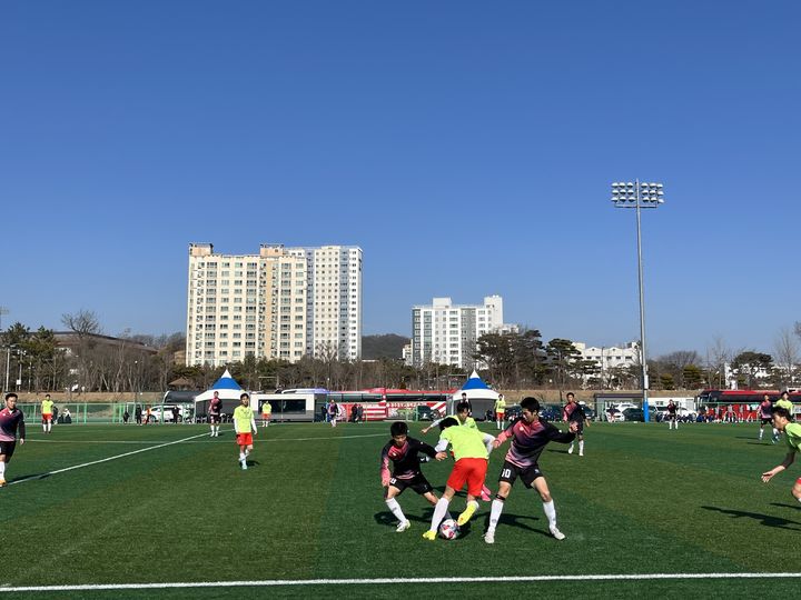 [합천=뉴시스] 합천군 2025 합천군 전지훈련, 추위 속에서도 열기가 후끈 *재판매 및 DB 금지 *재판매 및 DB 금지