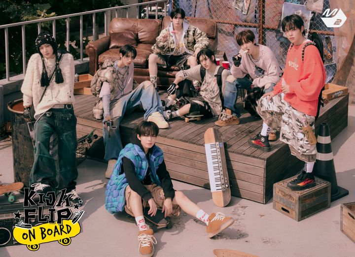 [서울=뉴시스] 그룹 '킥플립(KickFlip)'이 오는 20일 저녁 7시 Mnet과 M2 유튜브 채널을 통해 동시 방송되는 '킥플립 온 보드(KickFlip On Board)'로 글로벌 팬과 만난다. (사진=JYP엔터테인먼트 제공) 2025.01.14. photo@newsis.com *재판매 및 DB 금지