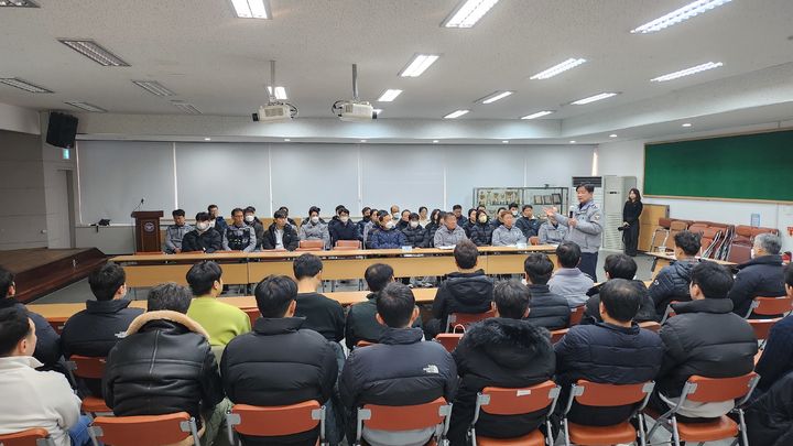 [대구=뉴시스] 대구 수성경찰서는 관내 지역경찰관 대상으로 직장교육을 시행했다. (사진 = 대구 수성경찰서 제공) 2025.01.15. photo@newsis.com *재판매 및 DB 금지