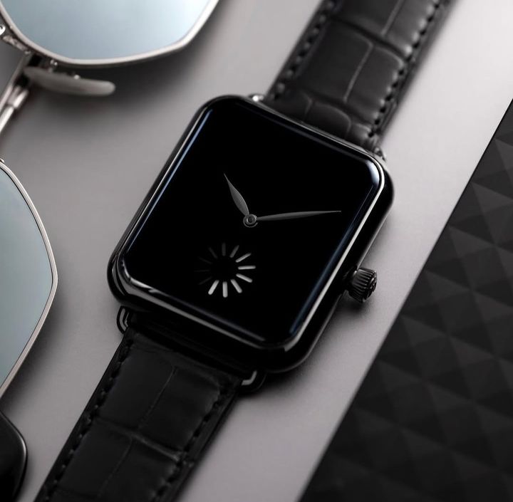 [서울=뉴시스] 스위스 시계 브랜드 모저앤씨(H.Moser&Cie)에서 출시한 애플워치를 닮은 아날로그 시계 (사진=모저앤씨 SNS 캡처) *재판매 및 DB 금지