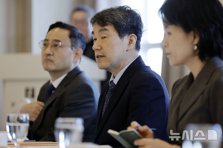 [서울=뉴시스] 최동준 기자 = 이주호 사회부총리 겸 교육부 장관이 지난 15일 서울 중구 프레지던트 호텔에서 열린 2025 APEC 교육장관회의 유관기관장 협의회에서 발언하고 있는 모습. 2025.01.15. photocdj@newsis.com