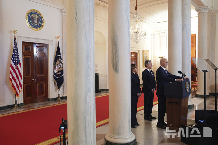 [워싱턴=AP/뉴시스]조 바이든 미국 대통령이 15일(현지 시간) 워싱턴 백악관에서 이스라엘과 하마스간 휴전 협상 타결 소식을 발표하고 있다. 2025.01.16.