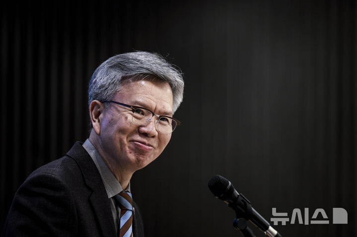 [서울=뉴시스] 정병혁 기자 = 김택우 대한의사협회장. 2025.01.16. jhope@newsis.com