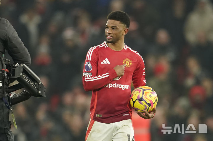 [맨체스터=AP/뉴시스] 잉글랜드 프로축구 프리미어리그(EPL) 맨체스터 유나이티드의 아마드 디알로. 2025. 1. 16.