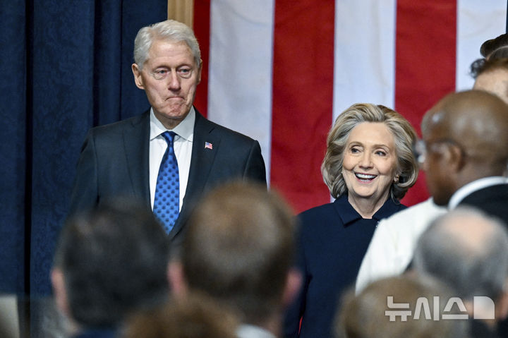 클린턴 전 대통령 부부, 연명 서한 보내 엡스타인 하원 증언 거부