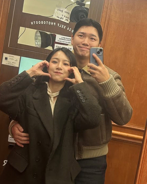 [서울=뉴시스] 22기 옥순(왼쪽). 경수. (사진=22기 옥순 인스타그램 캡처) 2025.01.21. photo@newsis.com *재판매 및 DB 금지