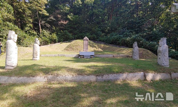 [과천=뉴시스] 과천시는 최근 관내 문원동 산23-1번지 ‘정문형 묘소’를 향토 문화유산 제8호로 지정했다. (사진=과천시 제공). 2025.01.21.photo@newsis.com *재판매 및 DB 금지