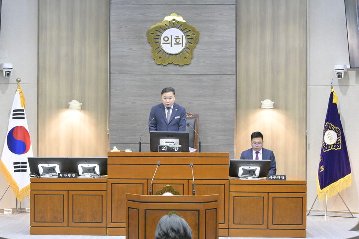 [순창=뉴시스] 21일 개회한 순창군의회 제292회 임시회, 제1차 본회의, 손종석 의장이 회의를 진행하고 있다. *재판매 및 DB 금지