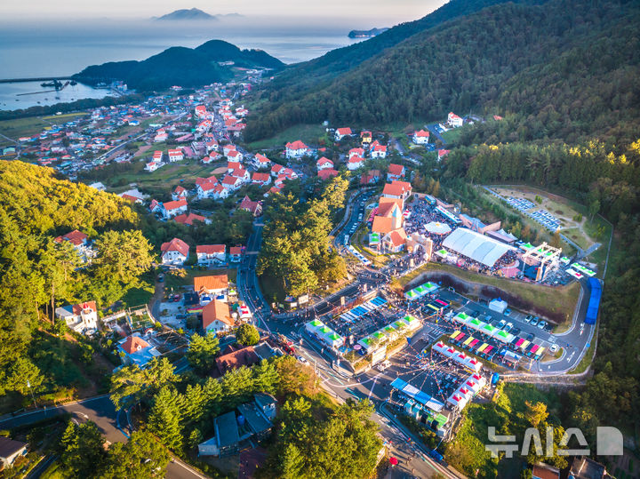 [남해=뉴시스]경남 남해군 삼동면 소재 독일마을 전경.