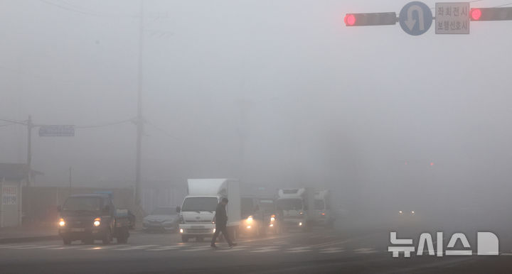 충남권 새벽부터 짙은 안개…최고체감온도 31도 안팎