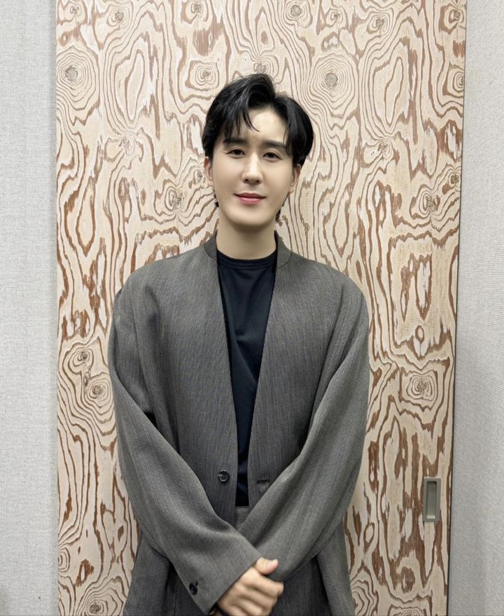 [서울=뉴시스] 신유. (사진=신유 인스타그램 캡처) 2025.01.23. photo@newsis.com *재판매 및 DB 금지