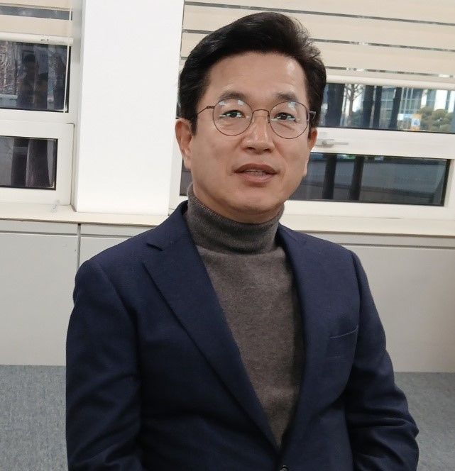 [대전=뉴시스] 조명휘 기자 = 허태정 전 대전시장이 23일 오전 대전시의회 기자실에서 국정현안 등과 관련한 견해를 밝히고 있다. 2025.01.23. photo@newsis.com *재판매 및 DB 금지