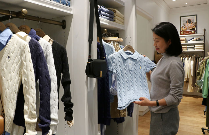 [대구=뉴시스] 대구 신세계백화점은 3층 폴로 랄프 로렌 여성 매장에서 봄 신상품을 선보인다. (사진=대구 신세계백화점 제공) 2025.01.23. photo@newsis.com *재판매 및 DB 금지