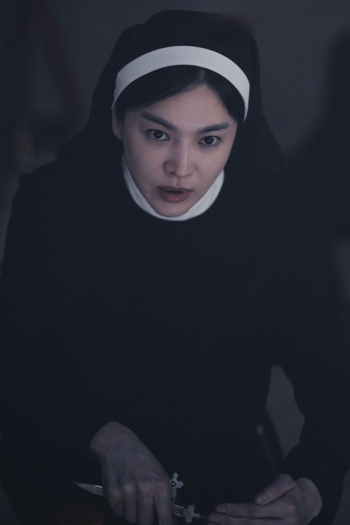 [클로즈업 필름]10년 전에 머물러 있으면 '검은 수녀들'