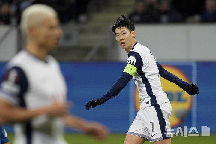[진스하임=AP/뉴시스] 잉글랜드 프로축구 프리미어리그(EPL) 토트넘 홋스퍼의 손흥민. 2025. 1. 23.