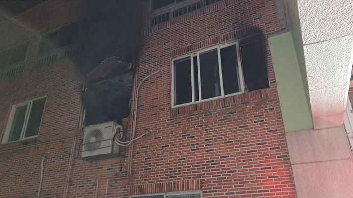 경산 다가구주택 화재 (사진=경북소방본부 제공) *재판매 및 DB 금지