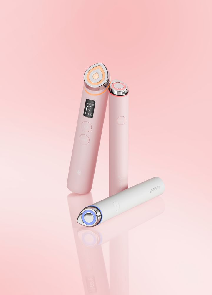 [서울=뉴시스] 에이피알이 전개하는 뷰티 디바이스 제품 (사진=에이피알 제공) *재판매 및 DB 금지