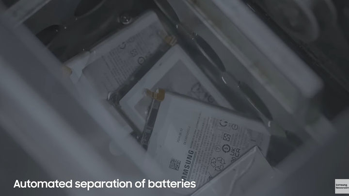 [샌디에고=뉴시스] 삼성전자가 갤럭시S25 시리즈 배터리에 들어가는 코발트 일부를 구형 갤럭시 스마트폰 폐배터리에서 추출한 코발트를 사용했다. (사진=삼성전자 뉴스룸) *재판매 및 DB 금지