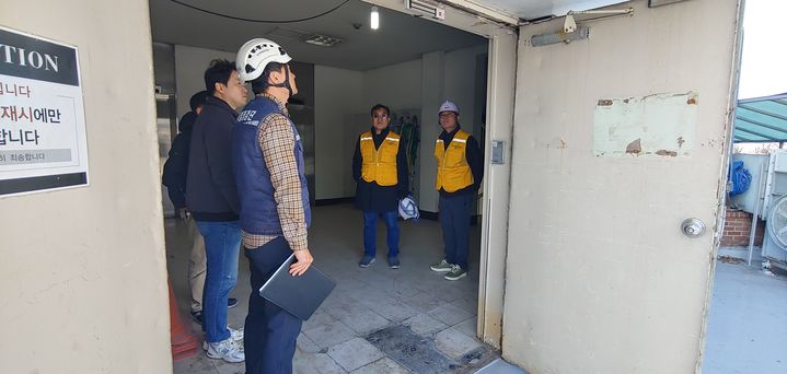 대형 할인매장 안전점검(사진=경기도 제공) *재판매 및 DB 금지