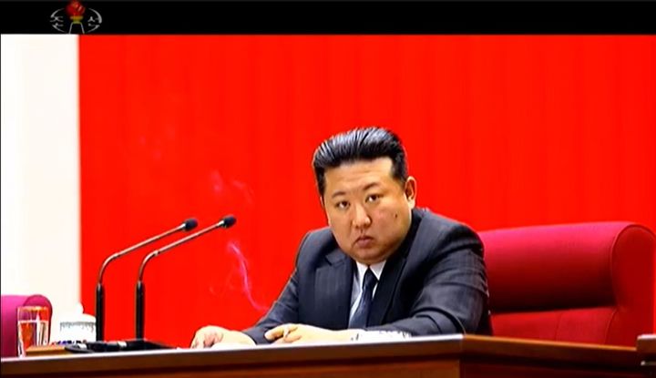 [서울=뉴시스] = 김정은 북한 국무위원장의 주재로 지난 27일 제8기 제30차 비서국 확대회의가 당 중앙위원회 본부에서 진행됐다고 조선중앙통신이 29일 보도했다. (사진= 조선중앙통신TV 캡쳐) 2025.01.29. photo@newsis.com *재판매 및 DB 금지
