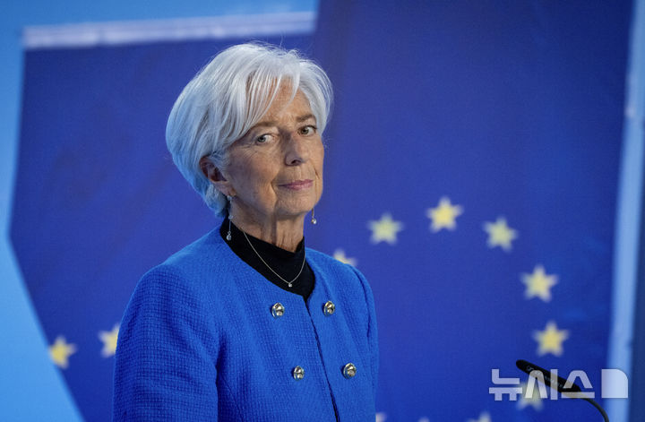 美상무 "유럽 무능" 비판에 ECB 총재 다보스 만찬 도중 퇴장