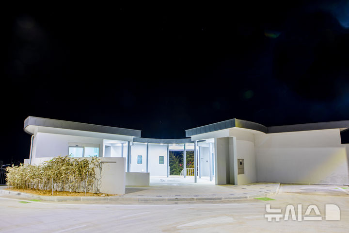 [거창=뉴시스]지난 2024년 도시재생사업이 완료된 경남 거창군의 '죽전 만당 소공감 소통만당·공유만당·감성만당' 사업을 통해 만들어진 죽전 상상마을호텔.(사진=경남도 제공) 2025.01.30. photo@newsis.com