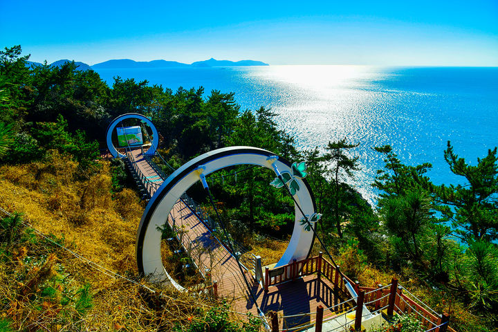 [여수=뉴시스] 여수 금오도 비렁길 출렁다리&nbsp; (사진=뉴시스DB) photo@newsis.com *재판매 및 DB 금지