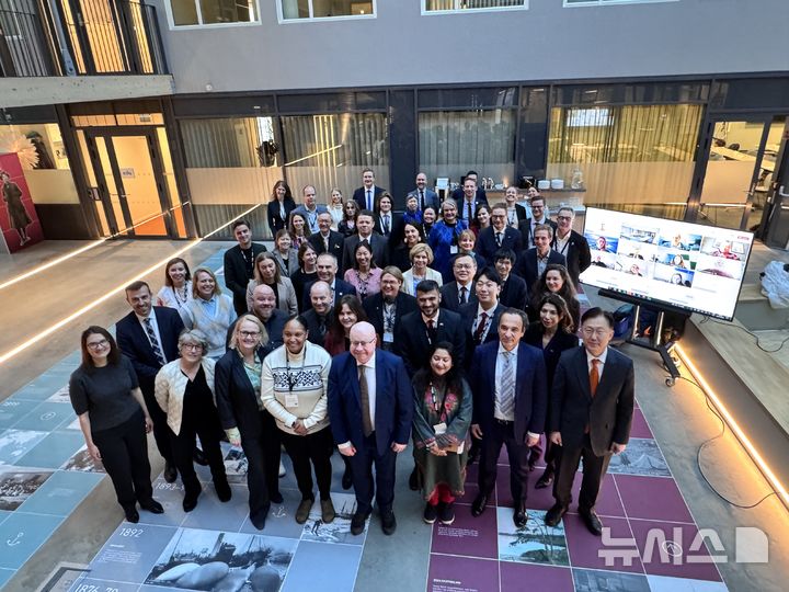 [서울=뉴시스] 정병하 외교부 극지협력대표는 27~30일(현지시간) 노르웨이 트롬쇠에서 개최된 제19차 북극 프론티어와 북극이사회 옵서버 회의에 참석했다. (사진= 외교부 제공) 2025.01.30. photo@newsis.com