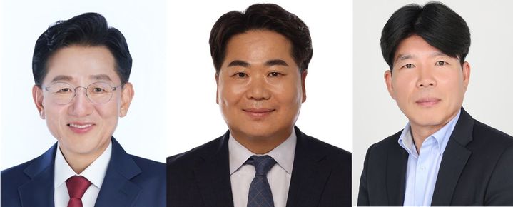 [아산=뉴시스] 4.2 충남 아산시장 재선거에 출마하는 (왼쪽부터) 전만권 국민의힘 후보와 오세현 더불어민주당 후보, 조덕호 새미래민주당 후보. (사진=충남선거관리위원회 제공) photo@newsis.com 2025.1.31 *재판매 및 DB 금지