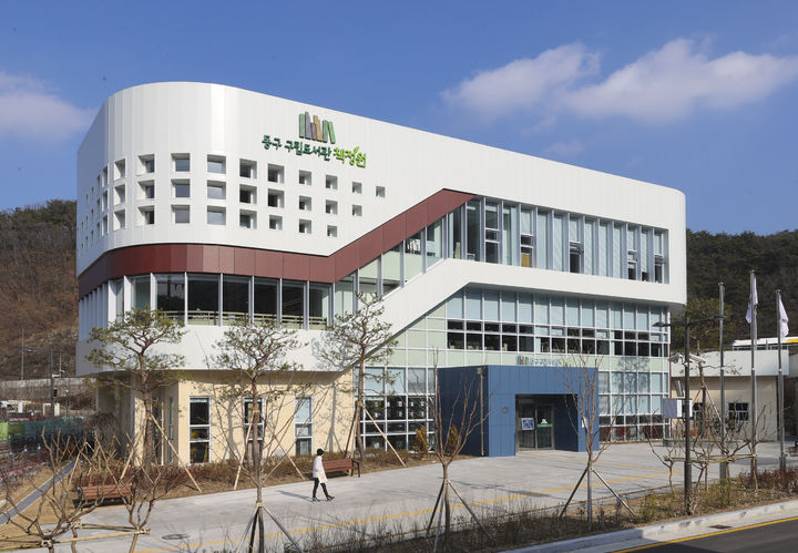 [광주=뉴시스] 광주 동구 구립도서관 책정원 외관. (사진 = 광주 동구 제공) photo@newsis.com *재판매 및 DB 금지