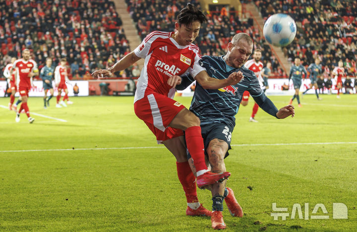 [베를린=AP/뉴시스] 독일 프로축구 분데스리가 우니온 베를린의 정우영. 2025. 2. 1.