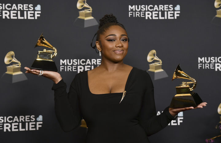 [LA=AP/뉴시스] '제 67회 그래미 어워즈'에서 2관왕에 오른 사라마 조이. 