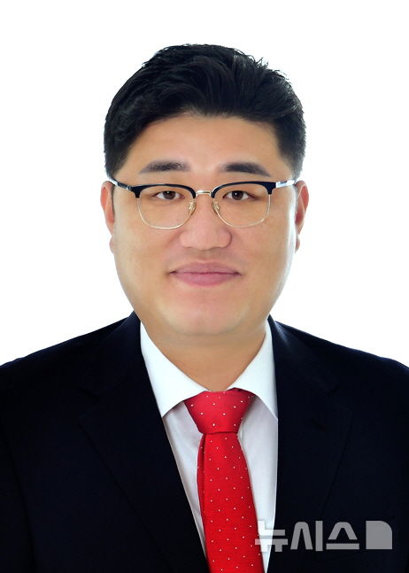 [김해=뉴시스]김해시의회 최정헌 의원. (사진 뉴시스DB). photo@newsis.com