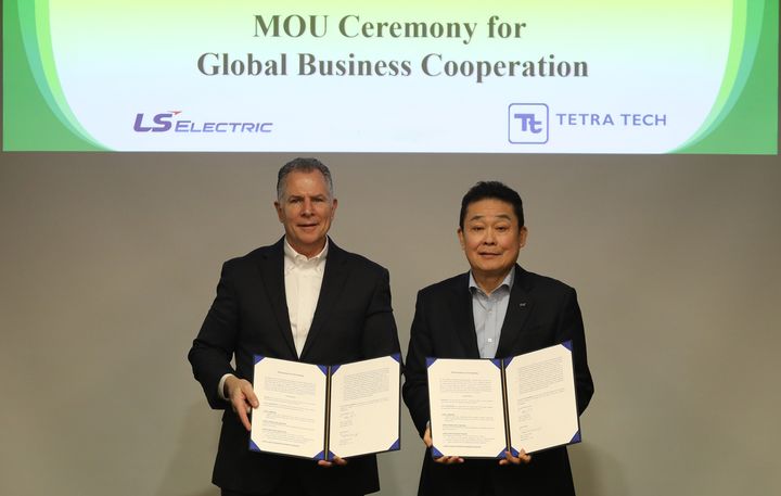 [서울=뉴시스]LS일렉트릭은 3일 테트라 테크(Tetra Tech)와 서울 LS용산타워에서 글로벌 사업 협력을 위한 업무협약(MOU)를 체결했다고 4일 밝혔다. (사진 = 업체 제공) photo@newsis.com *재판매 및 DB 금지