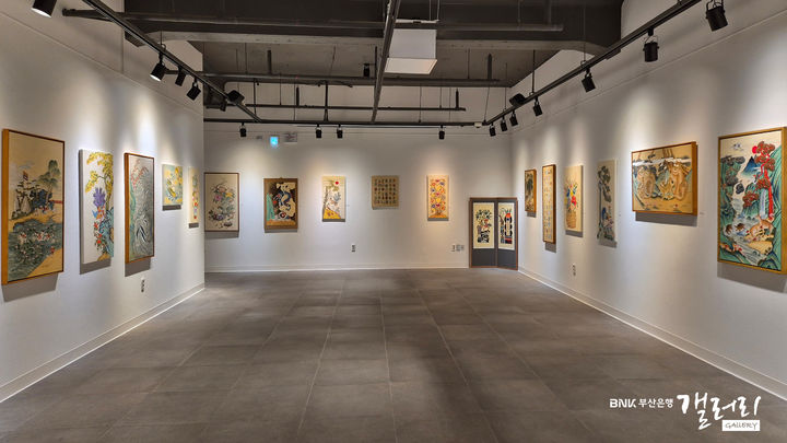 [부산=뉴시스] BNK부산은행은 부산 중구 신창동에 위치한 BNK부산은행갤러리에서 예술적 감동을 선사하는 전시회를 잇달아 개최한다고 4일 밝혔다. (사진=부산은행 제공) 2025.02.04. photo@newsis.com *재판매 및 DB 금지