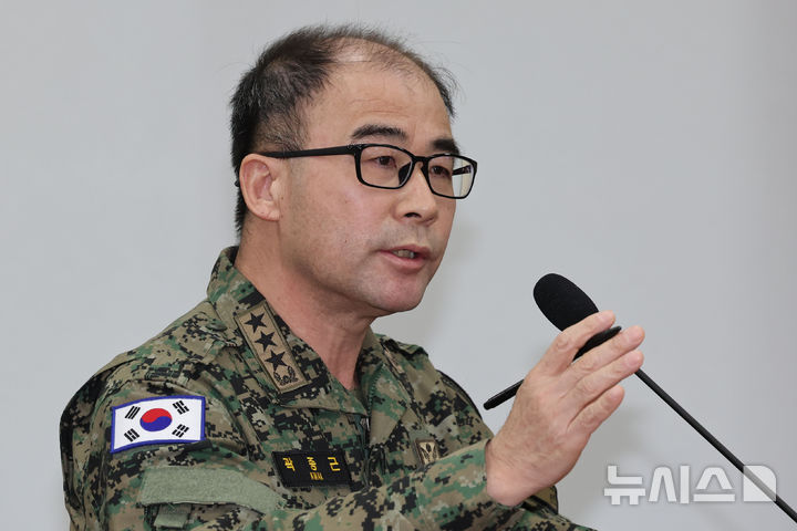 [서울=뉴시스] 권창회 기자 = 곽종근 전 특전사령관이 지난 2월 4일 오전 서울 여의도 국회에서 열린 윤석열 정부의 비상계엄 선포를 통한 내란 혐의 진상규명 국정조사특별위원회 전체회의에서 의원질의에 답하고 있다. 2025.02.04. kch0523@newsis.com