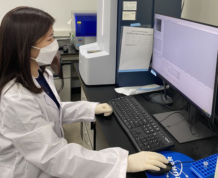 충북보건환경연구원 노로바이러스 검사 모습. (사진=충북보건환경연구원 제공) *재판매 및 DB 금지