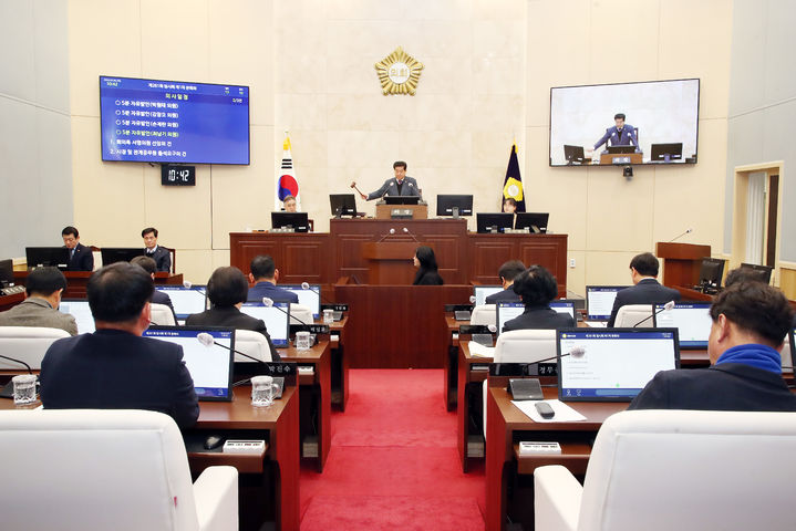 [밀양=뉴시스] 밀양시의회가 제261회 임시회를 개회하고 있다. (사진=밀양시의회 제공) 2025.02.06. photo@newsis.com *재판매 및 DB 금지
