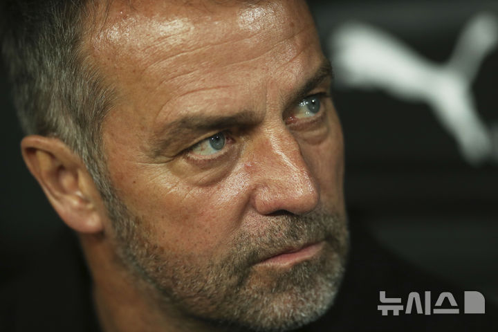 [발렌시아=AP/뉴시스]바르셀로나 한지 플리크 감독. 2025.02.06.