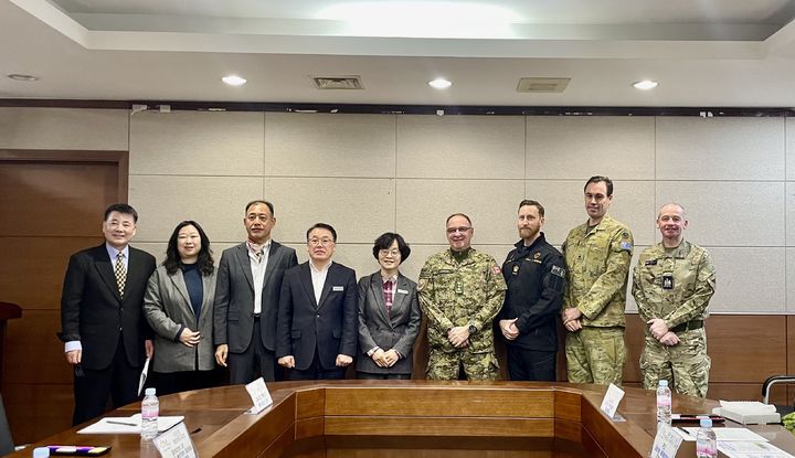 가평을 방문한 영연방 국방무관단. (사진=가평군 제공) photo@newsis.com *재판매 및 DB 금지