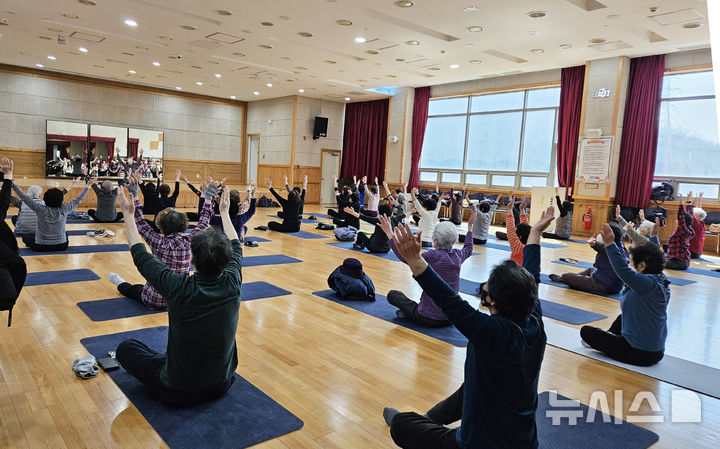 [과천=뉴시스] 과천시 보건소가 올해도 노인건강교실을 운영한다. (사진=과천시 제공). 2025.02.07.photo@newsis.com