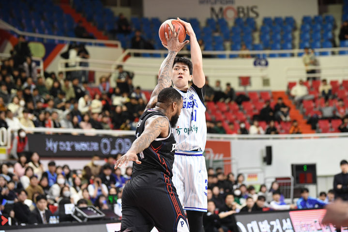 [서울=뉴시스] 프로농구 대구 한국가스공사의 김준일. (사진=KBL 제공) *재판매 및 DB 금지