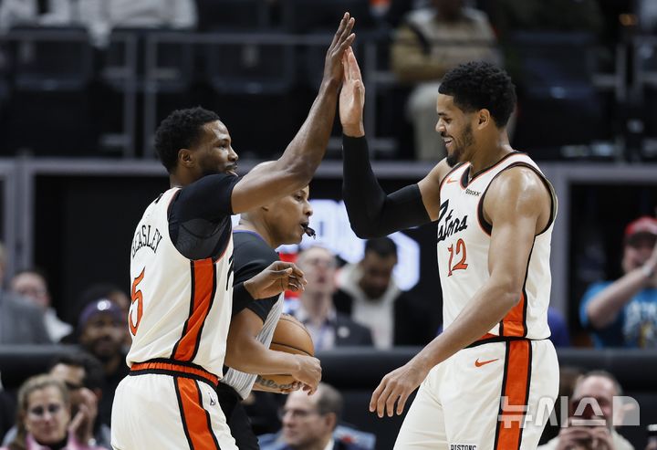 [디트로이트=AP/뉴시스]NBA 디트로이트 비즐리(왼쪽). 2025.02.07.