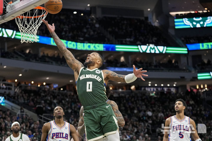 [밀워키=AP/뉴시스] 미국프로농구(NBA) 밀워키 벅스의 데미안 릴라드. 2025. 2. 9.