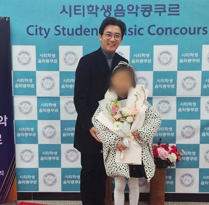 [서울=뉴시스] 배우 안재욱이 딸의 첫 피아노 콩쿠르 대회 수상을 축하했다. (사진=안재욱 인스타그램 캡처) 2025.02.10. photo@newsis.com *재판매 및 DB 금지