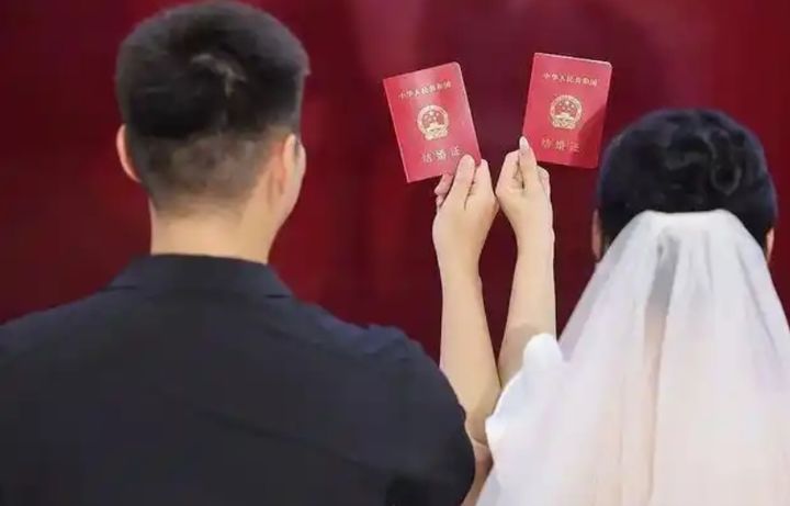 [서울=뉴시스]2024년 중국의 혼인 신고 건수가 45년 만에 최저치를 기록하며 다시 급감했다.(사진=BAIDU 갈무리) *재판매 및 DB 금지