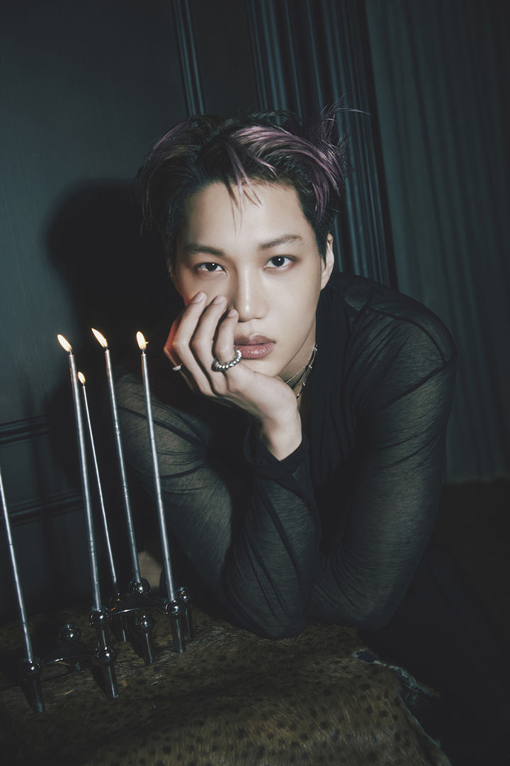 [서울=뉴시스] 그룹 '엑소' 멤버 카이가 11일 오후 8시부터 유튜브·틱톡·위버스 엑소 채널에서 특별한 라이브 방송 '카이: 해필리 에버 애프터(KAI: Happily Ever After'를 진행한다. (사진=SM엔터테인먼트 제공) 2025.02.11. photo@newsis.com *재판매 및 DB 금지